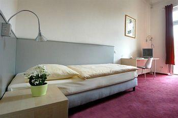 Art Hotel Royal Karlsruhe Exterior photo